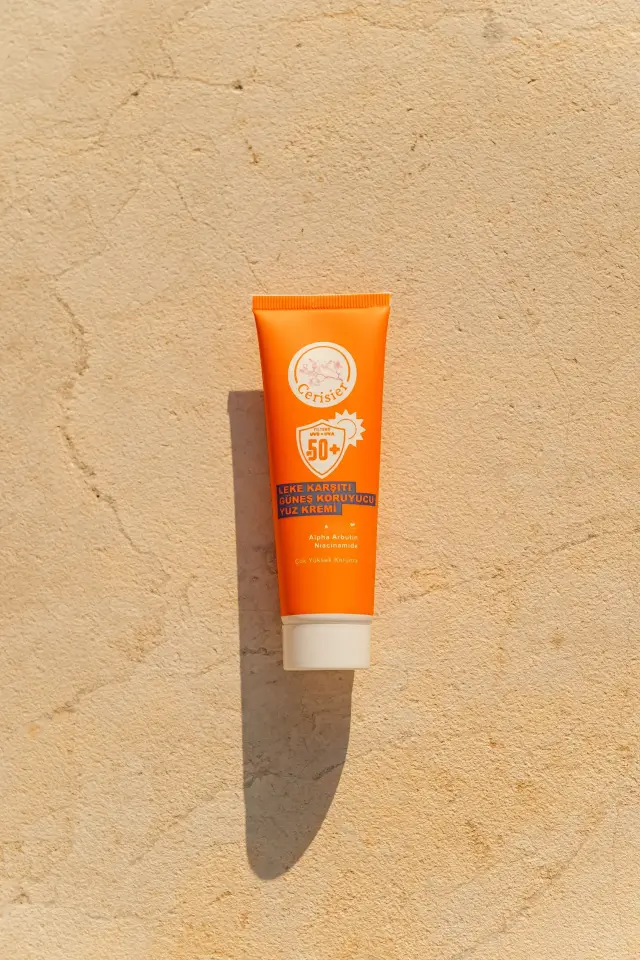 SPF 50+ Leke Karşıtı Güneş Koruyucu Yüz Kremi